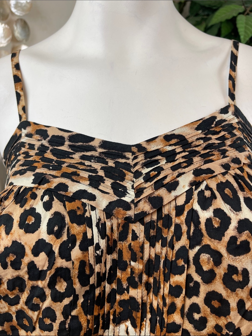 EXPRESS LEOPARD PRINT PLEAT DETAIL TOP - Picture 3 of 11